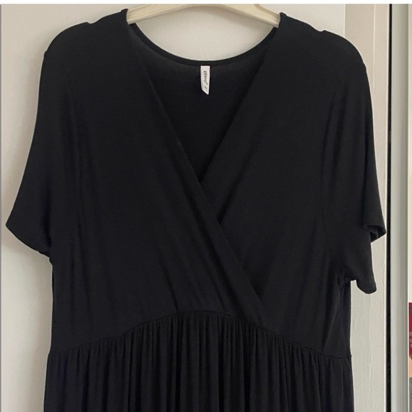 Maternity Maxi Wrap Dress.   Size XL - Picture 8 of 15